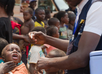 Campanhas de vacinação de crianças em Angola - OMS