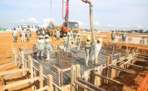 Obras de construção da refinaria de Cabinda