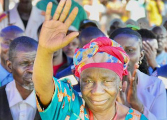 Majestade Rainha, Nhakatolo Tchilombo - Cedida