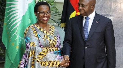  Ministro Téte António e a Vice-Presidente da Comissão da União Africana, Monique Nsanzadaganwa - Mirex