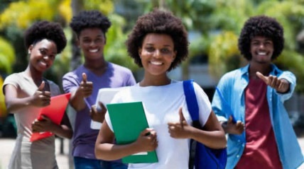 Estudantes do ensino superior  - Angola24horas