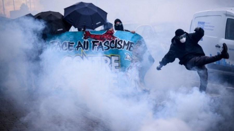 Distúrbios em França após eleições 