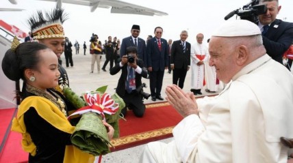 Chegada do Papa em Jakarta - Vativan News