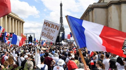 Milhares de manifestantes protestam contra o Presidente francês - DR