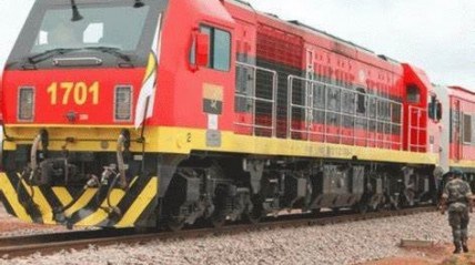 Comboio do caminho de ferro de Luanda  - jornaldeangola.ao