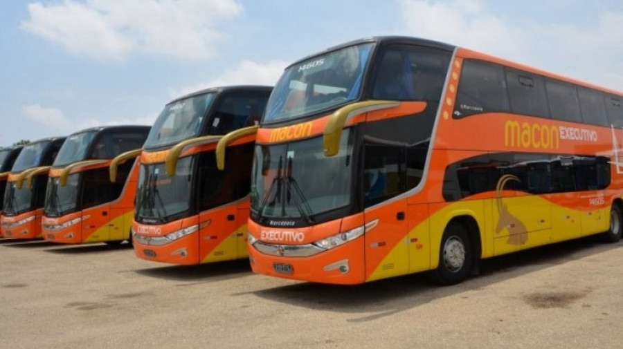 Autocarros da empresa Macon