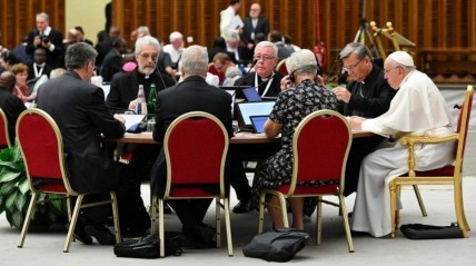 Sínodo pede Igreja Católica para criar ambientes mais seguros para - DR