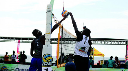 Torneio internacional de voleibol de praia - Edições Novembro