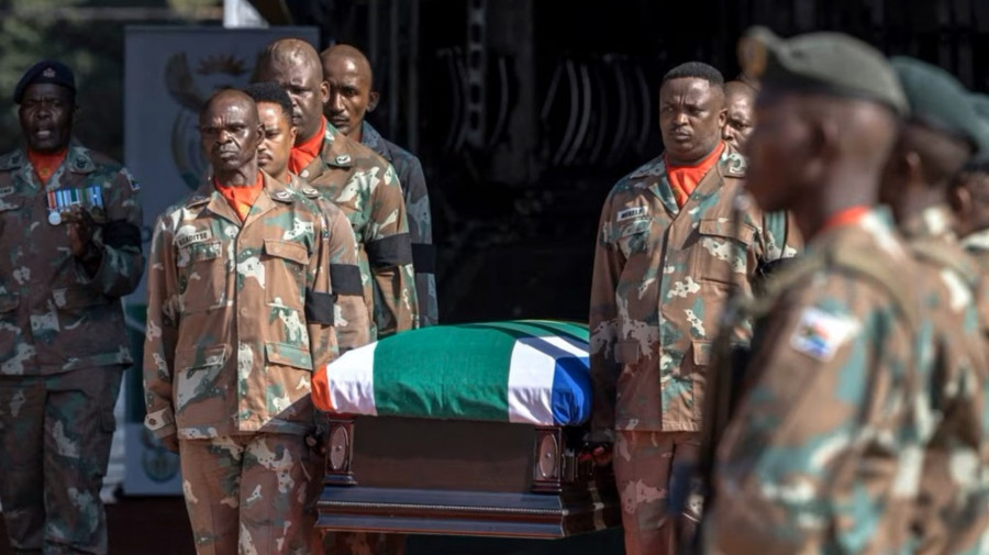 Africa do Sul homenageia os 14 militares mortos em combate na RDC